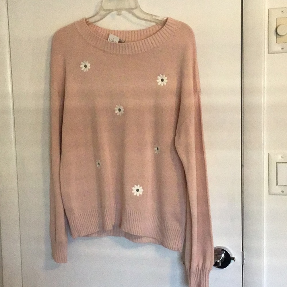 New Loft pink sweater with daisies
